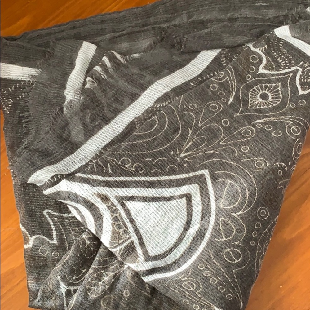 Hamsa Scarf
